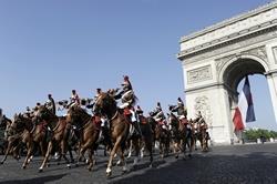 Défilé Militaire des Champs-Elysées 14 Juillet 2014