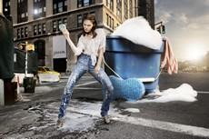 Jean-Claude Jitrois lance un jean en cuir lavable en machine